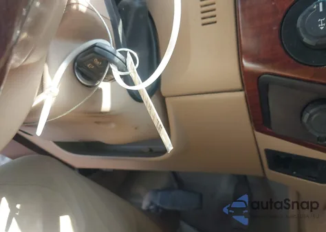 2014 Ford F-250 Lariat z USA, uszkodzony, nr VIN 1FT7W2BT0EEB40821